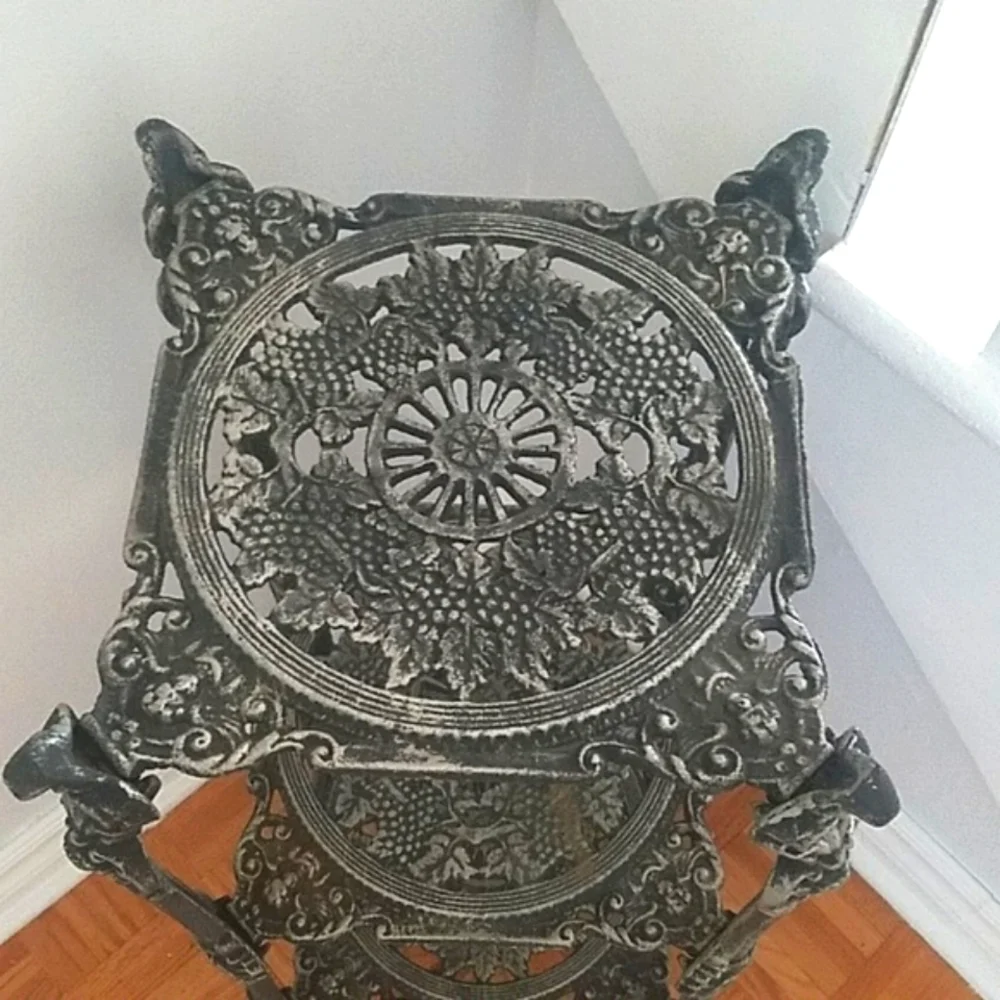 Vintage Heavy Metal Plant Stand - Picture 4 of 10
